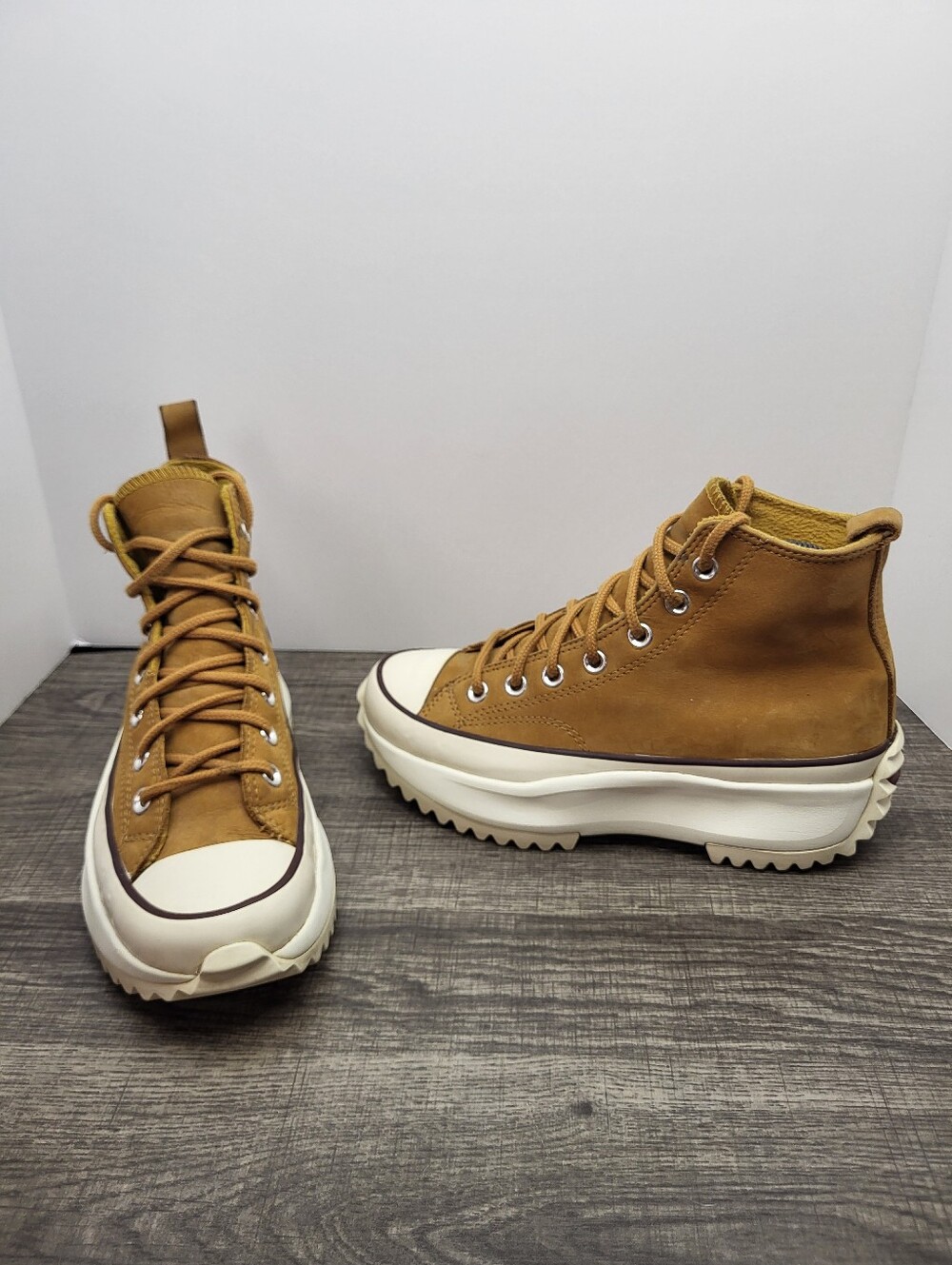 Converse Run Star Hike High Wheat Leather Lug Sole Womens Size 7.5 Shoes Sneaker